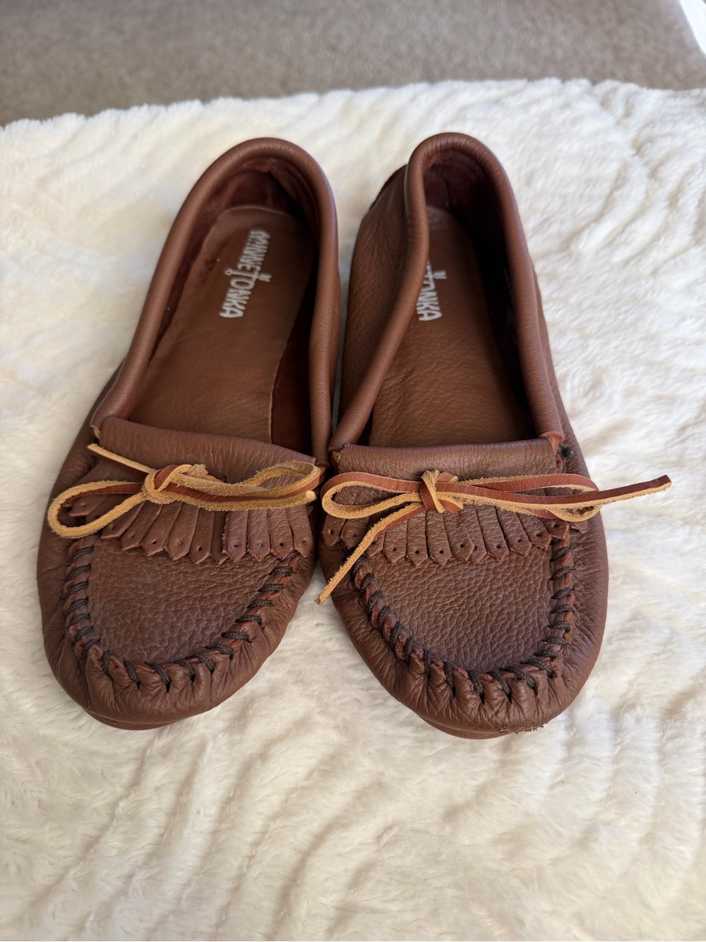 Minnetonka Women’s Deerskin Kilty Moccasins Driving Loafers. Worn Once. SZ 7. - Picture 3 of 7